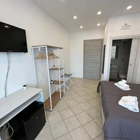 לינה וארוחת בוקר Off And Relax 4*