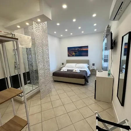 Off And Relax 4* נאפולי